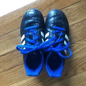 Little boy’s Adidas soccer cleats size 11.5